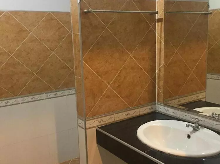 ペンション Karnmanee Place