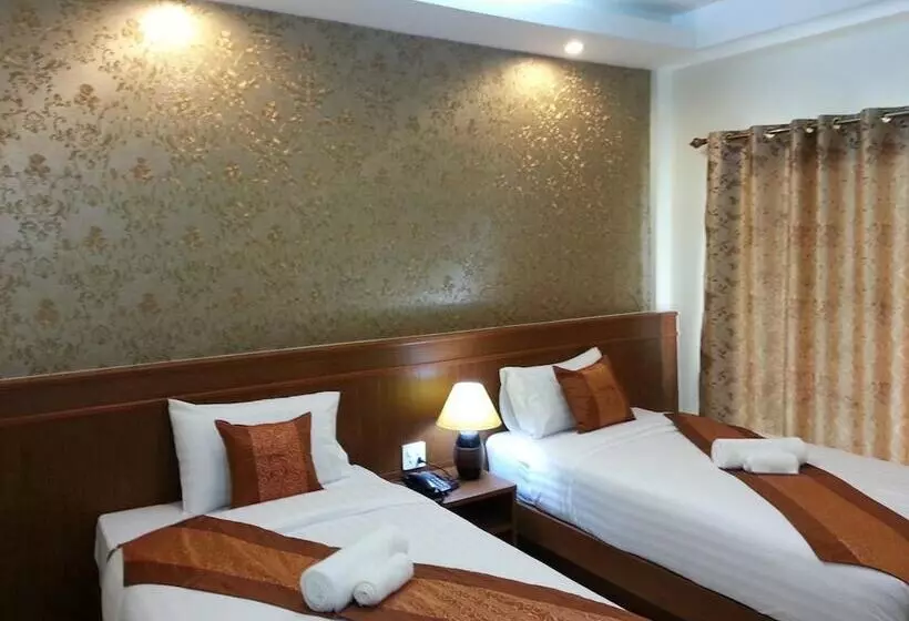 ペンション Karnmanee Place