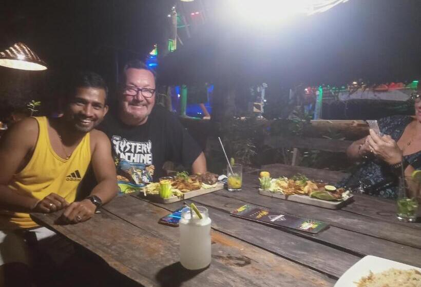 بنسيون Osheen Family Guest House