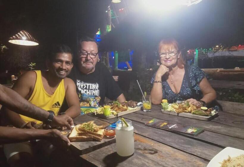 بنسيون Osheen Family Guest House