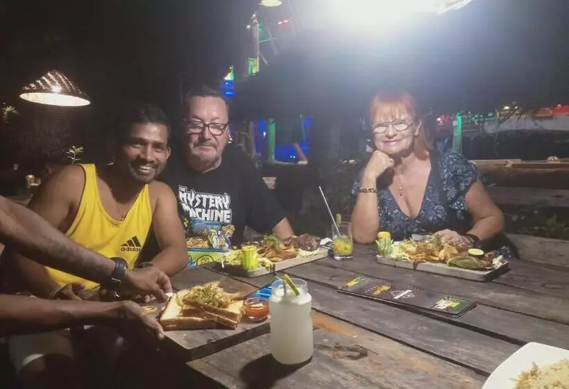 پانسیون Osheen Family Guest House