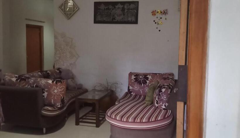 بنسيون Osheen Family Guest House