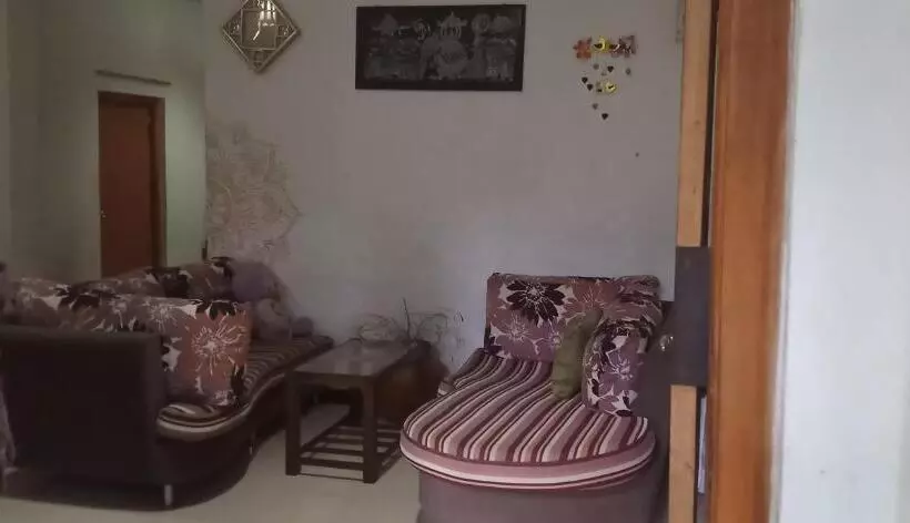پانسیون Osheen Family Guest House