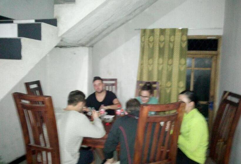 بنسيون Osheen Family Guest House