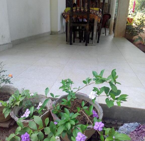 بنسيون Osheen Family Guest House