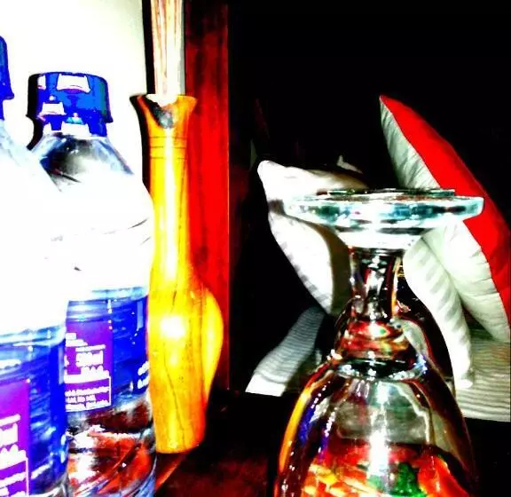 پانسیون Osheen Family Guest House