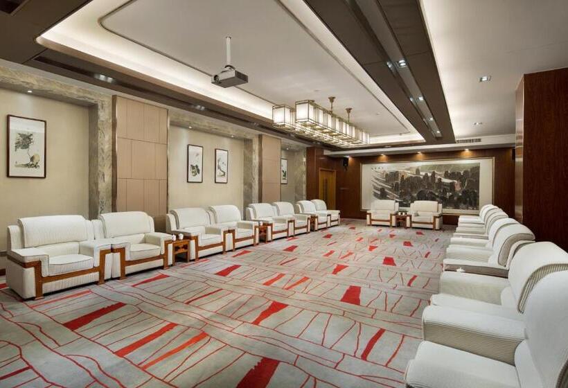 פנסיון Zhangjiajie Huatian