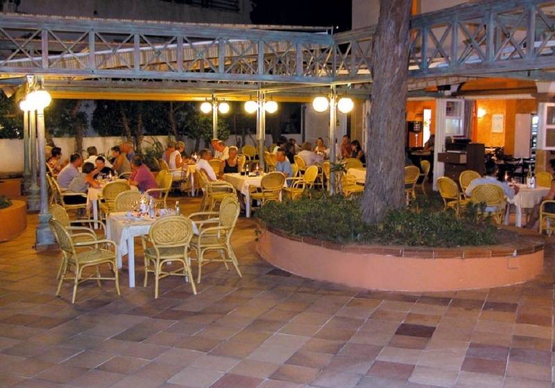 Hotel Beach Club Font De Sa Cala