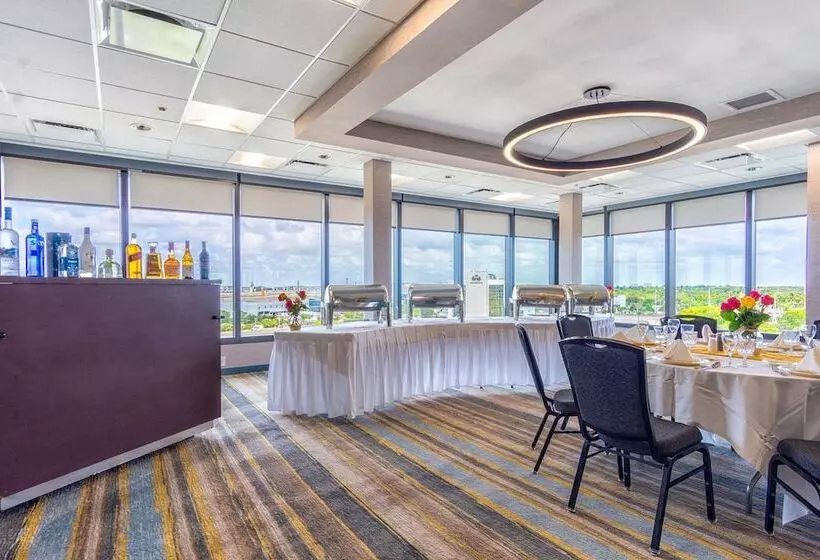 호텔 Holiday Inn Miami International Airport, An Ihg