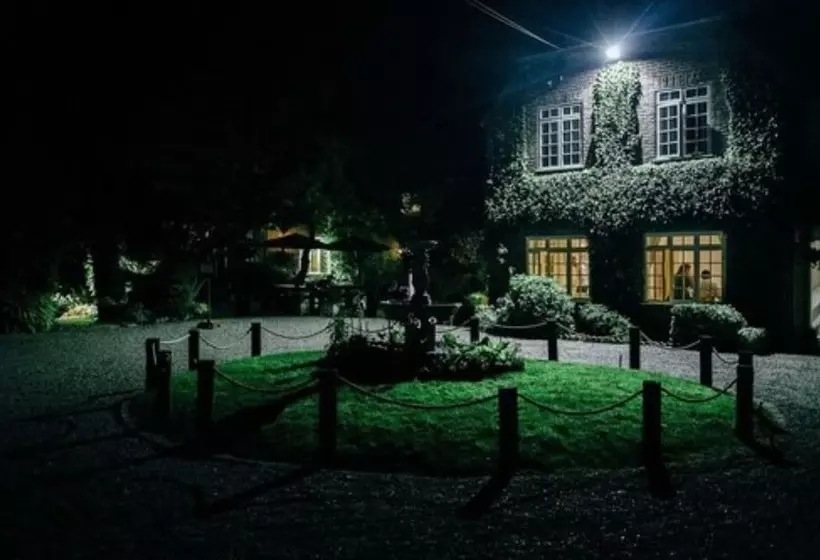 ホテル Howfield Manor