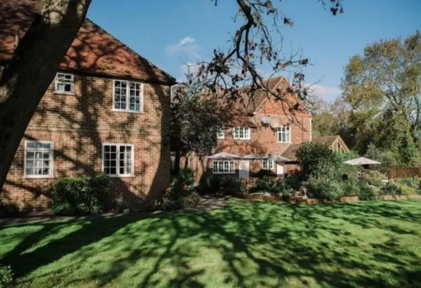 ホテル Howfield Manor