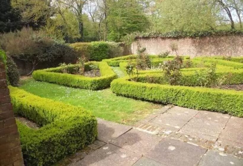 ホテル Howfield Manor