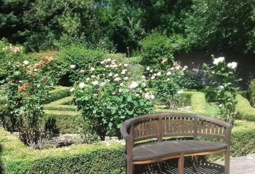 ホテル Howfield Manor