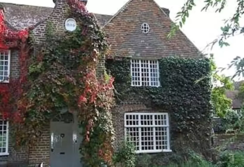 ホテル Howfield Manor