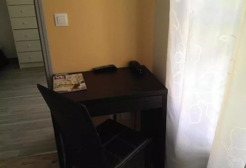 Отель Hôtel Nice Flore