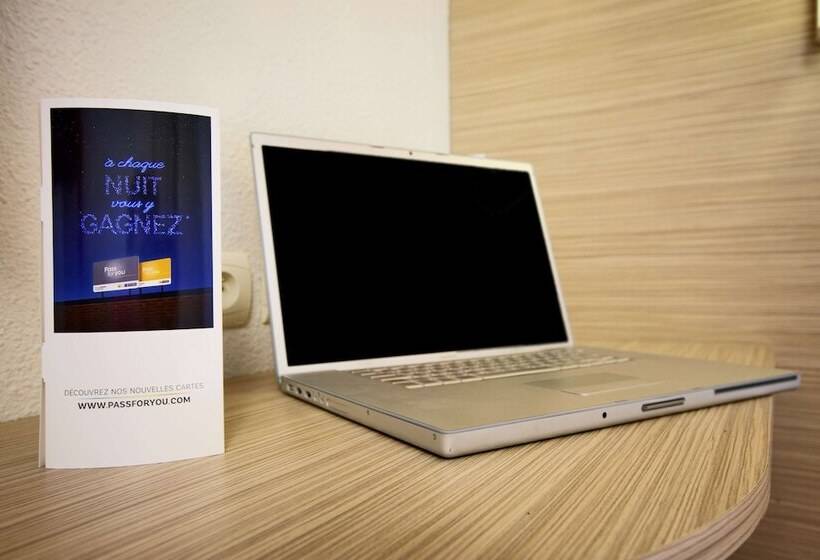 Отель Premiere Classe Bordeaux Nord  Lac