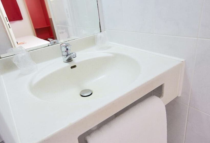 Отель Premiere Classe Bordeaux Nord  Lac