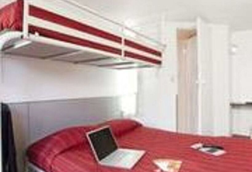 هتل Premiere Classe Compiegne  Jaux