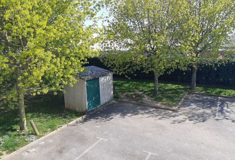 هتل Premiere Classe Compiegne  Jaux