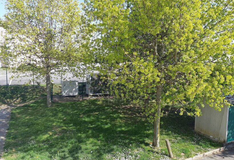 هتل Premiere Classe Compiegne  Jaux