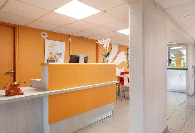 Отель Premiere Classe La Ville Du Bois