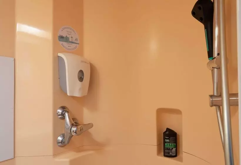 Отель Premiere Classe La Ville Du Bois