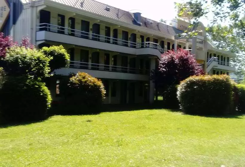 ホテル Premiere Classe Perigueux  Boulazac