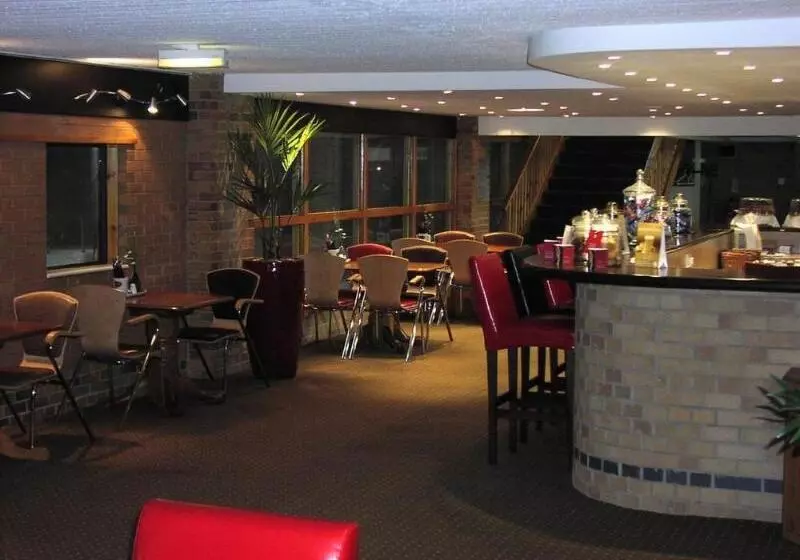 Waterside Hotel & Leisure Club