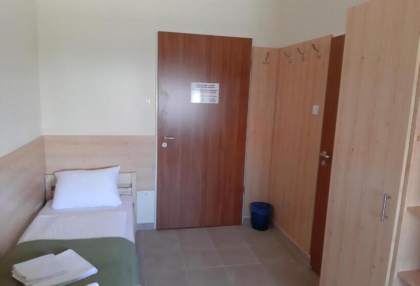 住宿加早餐 Szárszó Panzió