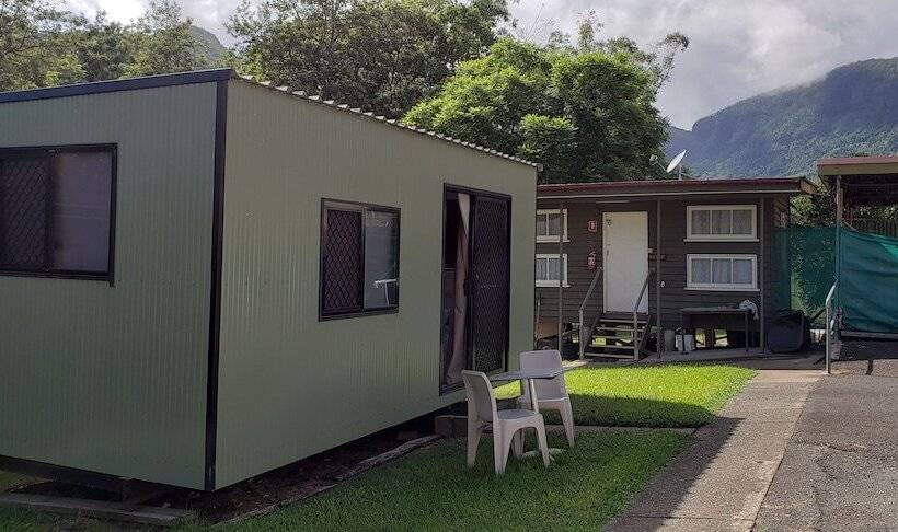 Christmas Creek Cafe & Cabins