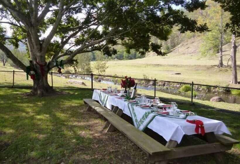 Christmas Creek Cafe & Cabins