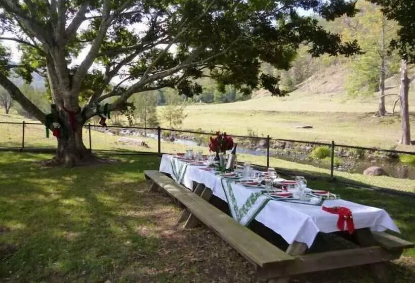 Christmas Creek Cafe & Cabins