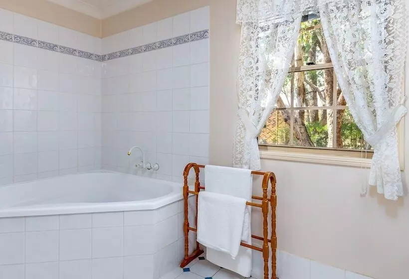 Honeysuckle Cottages