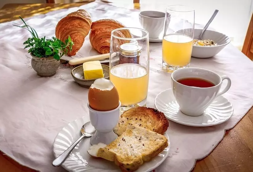 Honeysuckle Cottages