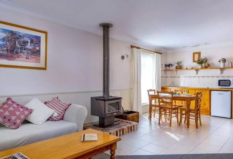 Honeysuckle Cottages