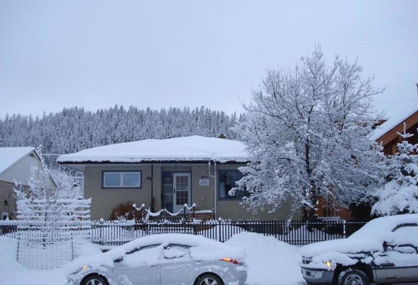 پانسیون Dave & Honey's Accommodation