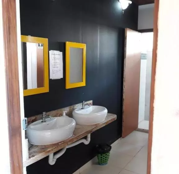 Ti Hostel Trindade Hospeda