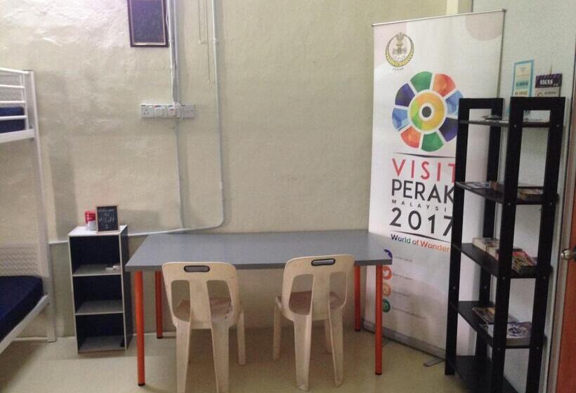 Vloft Backpackers Hostel