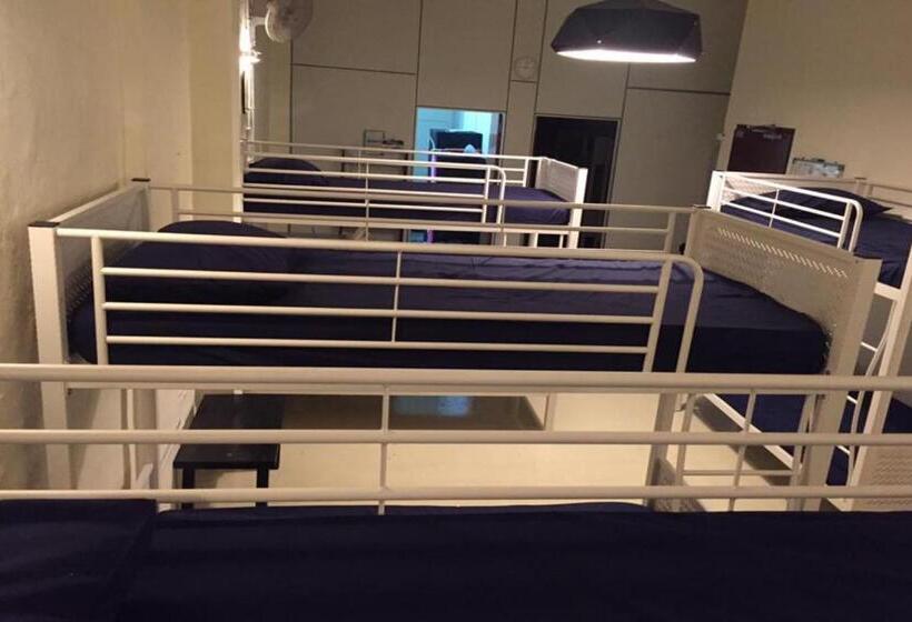 Vloft Backpackers Hostel