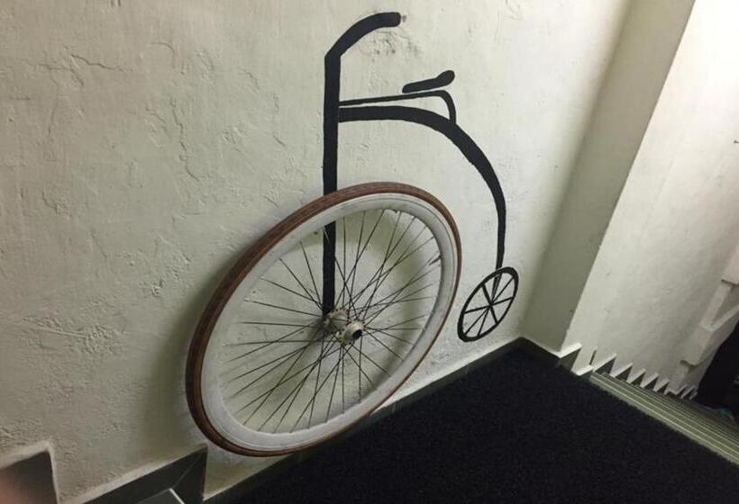 Vloft Backpackers Hostel