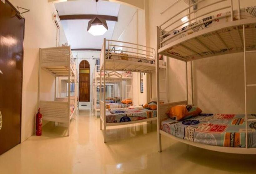 Vloft Backpackers Hostel