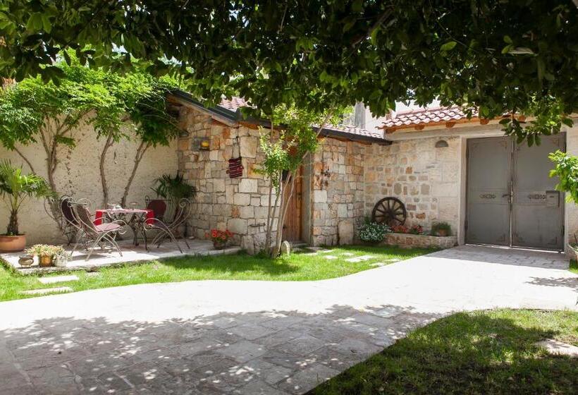 پانسیون Apartments Villa Mike