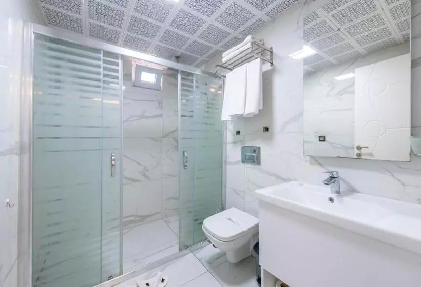 Theluna Suite