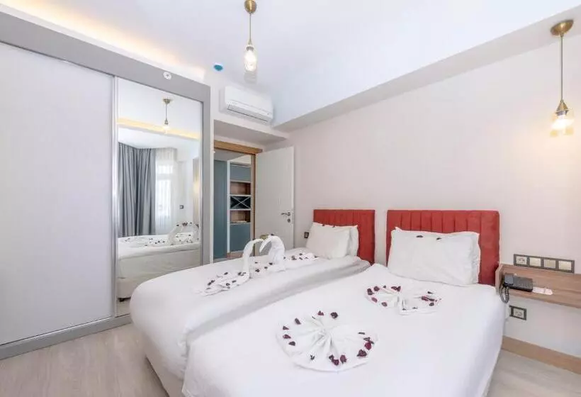 Theluna Suite