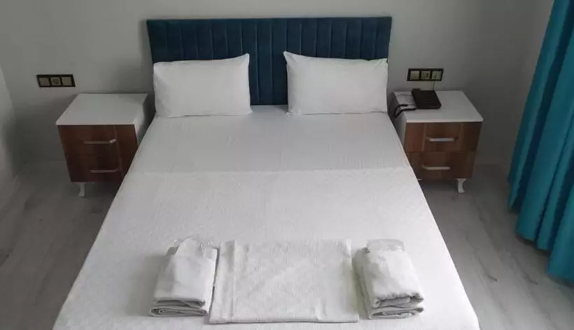 Theluna Suite
