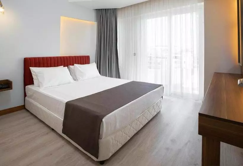 Theluna Suite