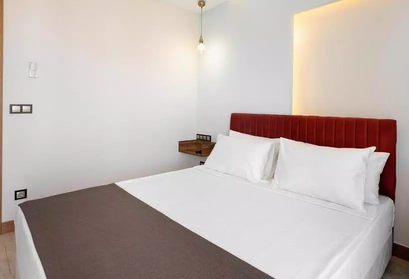 Theluna Suite
