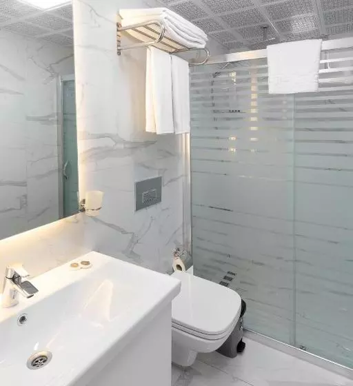 Theluna Suite