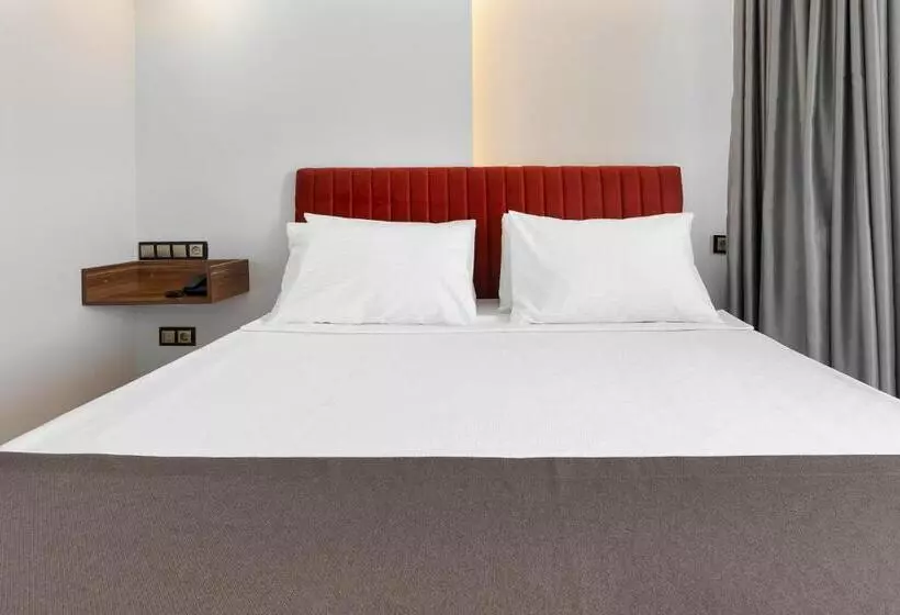 Theluna Suite