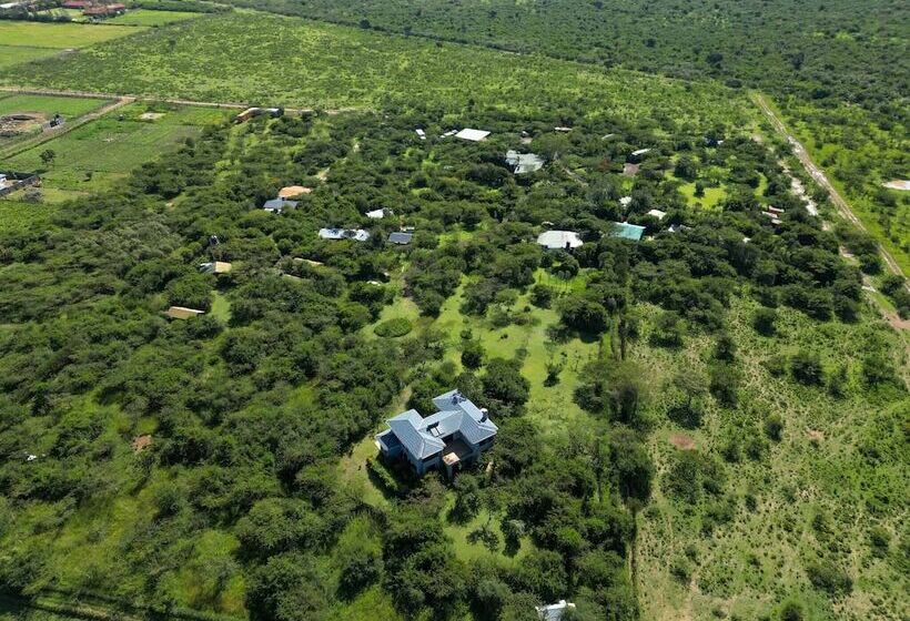 هتل Punda Milias Lodge